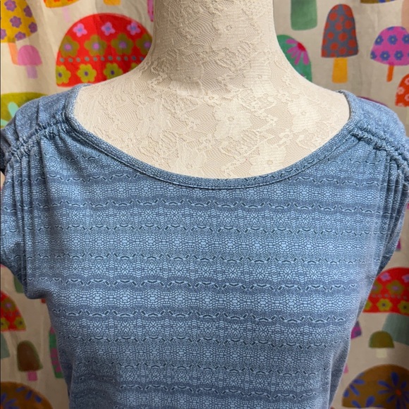 Aventura Sleeveless Blouse. Medium? - Picture 2 of 10